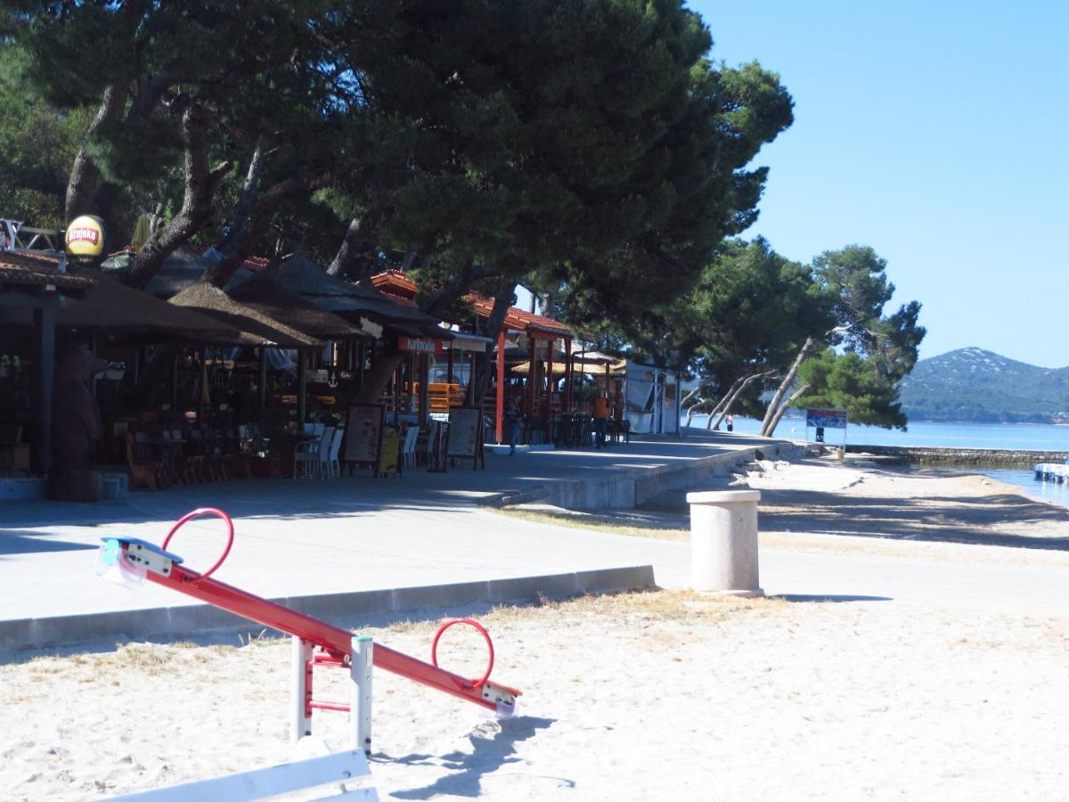 Soline Beach Apartments Biograd Na Moru Esterno foto